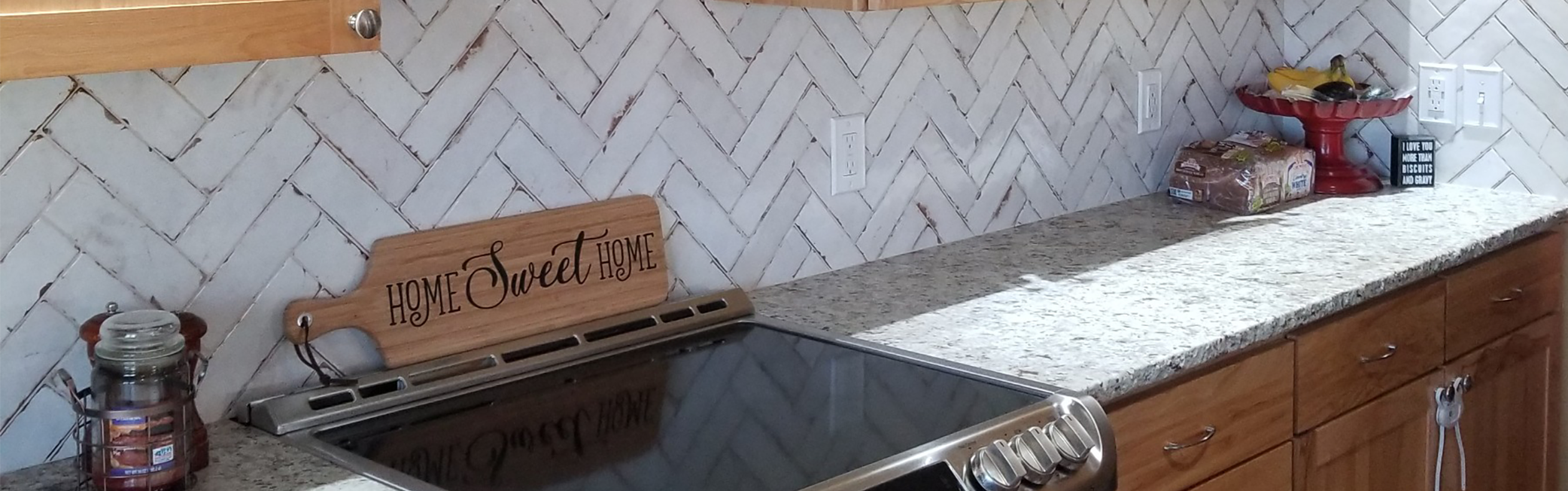 Kitchen backsplash wall installed in an interlocking pattern